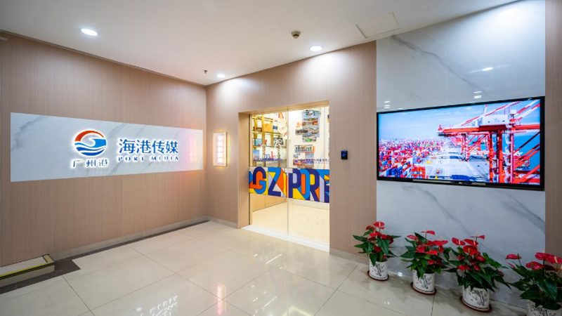 大学生创业新选择：传媒公司加盟，加盟费多少合适？**